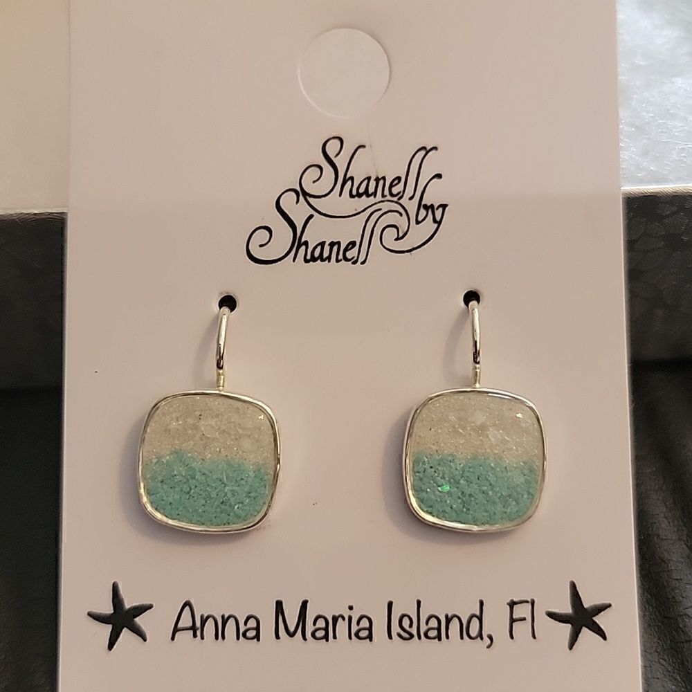 Dangling earrings by Shanell by Shanell - Picture 4 of 4
